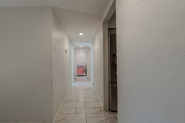 2721 W Oakdale Road, Irving, TX 75060