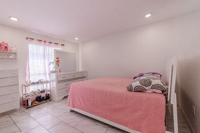 2721 W Oakdale Road, Irving, TX 75060