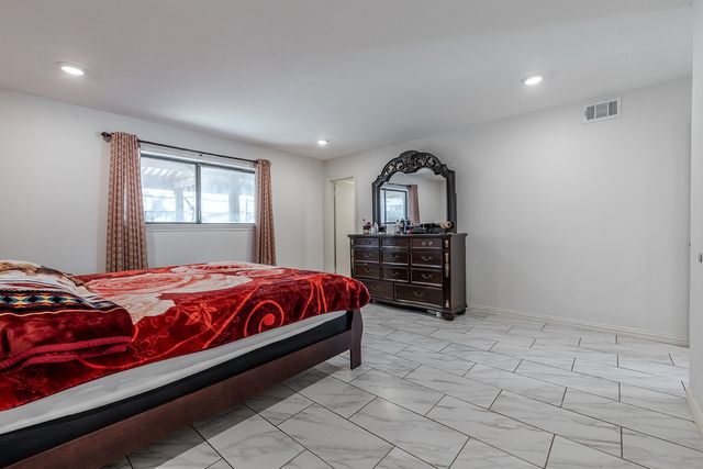 2721 W Oakdale Road, Irving, TX 75060