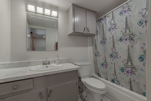 2721 W Oakdale Road, Irving, TX 75060