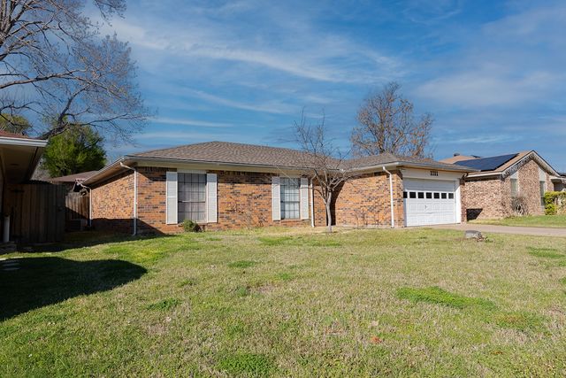 2721 W Oakdale Road, Irving, TX 75060