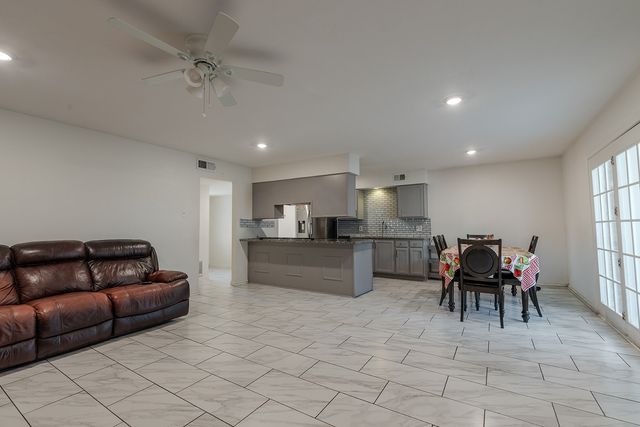 2721 W Oakdale Road, Irving, TX 75060