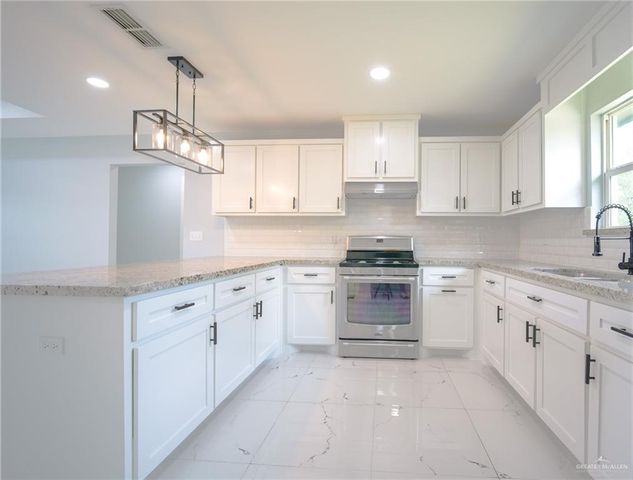 504 San Antonio Circle, Alamo, TX 78516