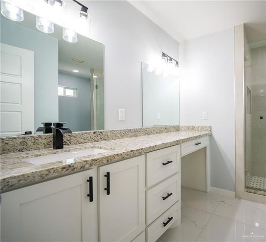 504 San Antonio Circle, Alamo, TX 78516