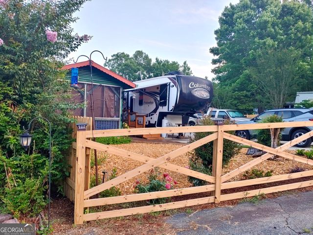 16 Dutchman Way, Cleveland, GA 30528