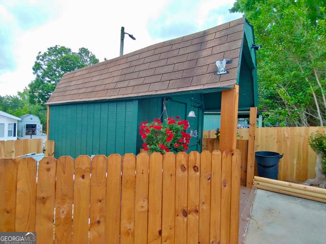 16 Dutchman Way, Cleveland, GA 30528