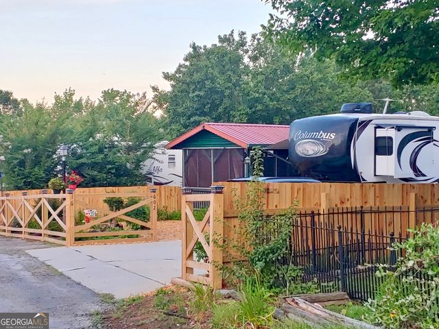 16 Dutchman Way, Cleveland, GA 30528