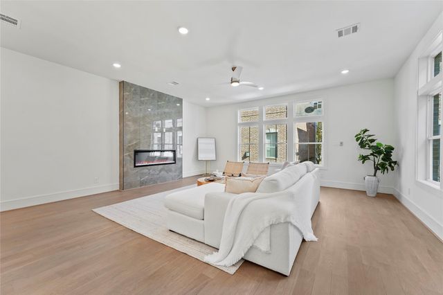 5407 Dickson, Houston, TX 77007