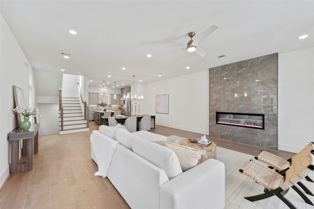 5407 Dickson, Houston, TX 77007