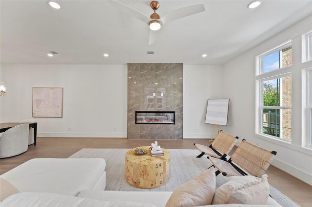 5407 Dickson, Houston, TX 77007