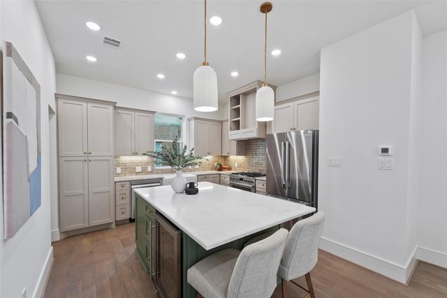 5407 Dickson, Houston, TX 77007