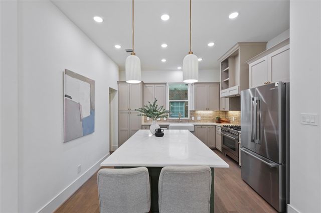 5407 Dickson, Houston, TX 77007