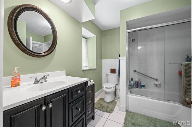 11631 Fallbrook Drive, Town And Country, MO 63131