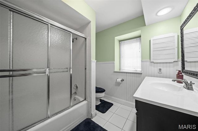 11631 Fallbrook Drive, Town And Country, MO 63131