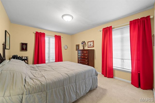 11631 Fallbrook Drive, Town And Country, MO 63131
