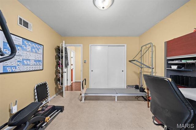 11631 Fallbrook Drive, Town And Country, MO 63131