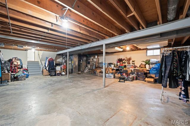 11631 Fallbrook Drive, Town And Country, MO 63131