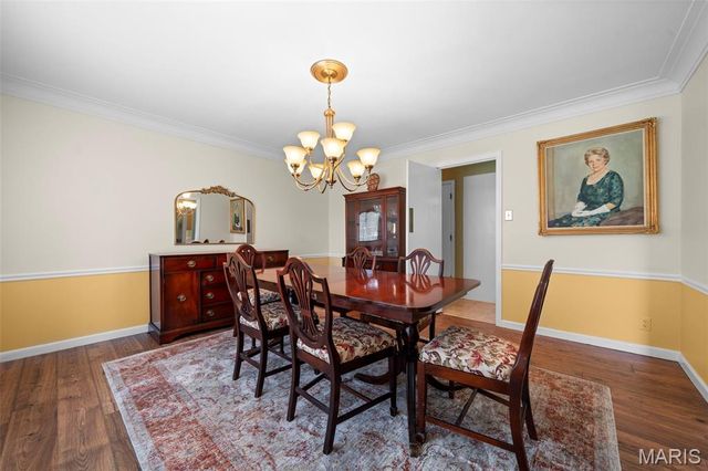 11631 Fallbrook Drive, Town And Country, MO 63131