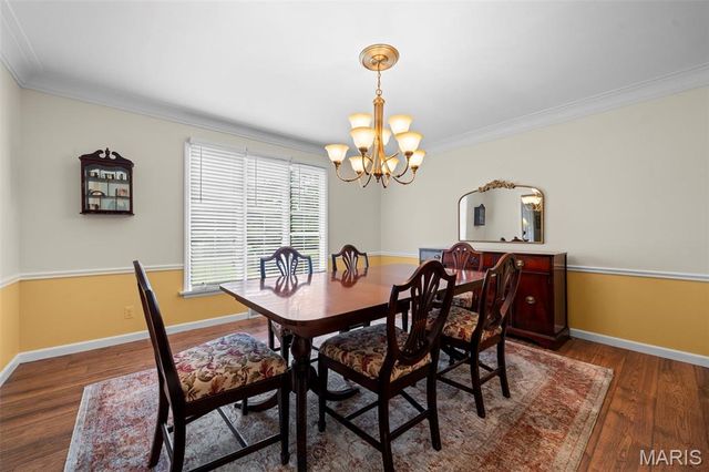 11631 Fallbrook Drive, Town And Country, MO 63131
