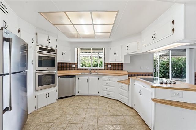 28823 Via Roja, Murrieta, CA 92563