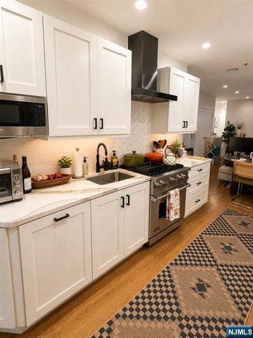 226 Park Avenue 1, Hoboken, NJ 07030