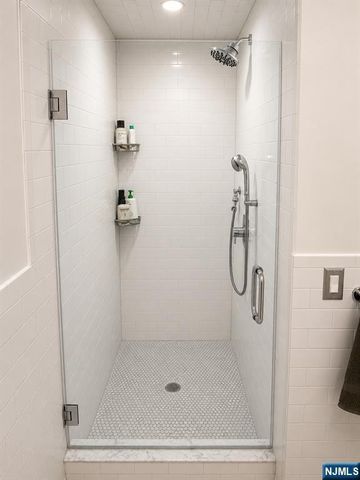 226 Park Avenue 1, Hoboken, NJ 07030
