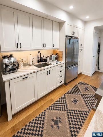226 Park Avenue 1, Hoboken, NJ 07030