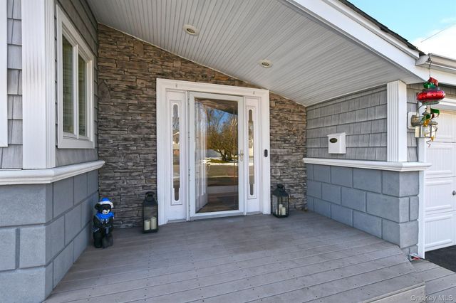 44 Corsa Street, Dix Hills, NY 11746