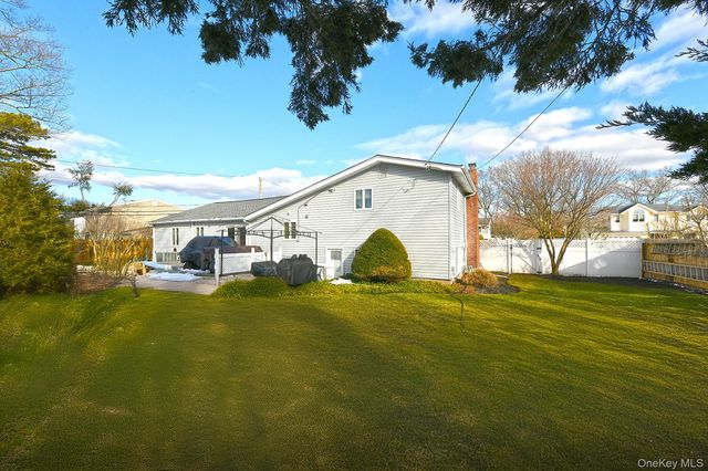 44 Corsa Street, Dix Hills, NY 11746