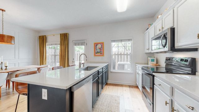 553 Rosedale Ave Apt 140, Nashville, TN 37211