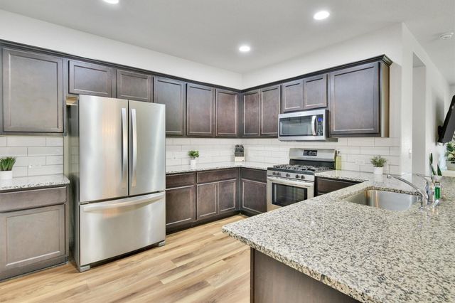 324 Shiner LN, Georgetown, TX 78626