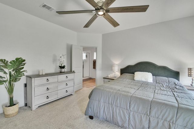 324 Shiner LN, Georgetown, TX 78626