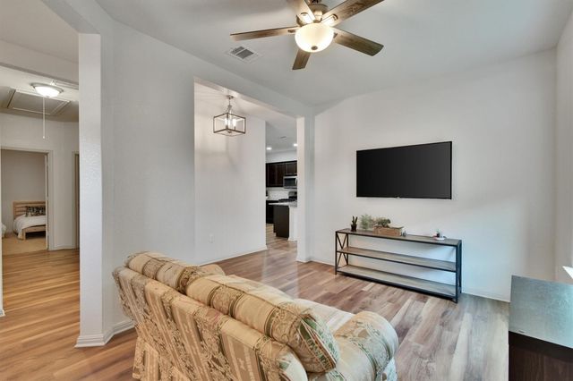 324 Shiner LN, Georgetown, TX 78626