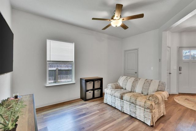 324 Shiner LN, Georgetown, TX 78626