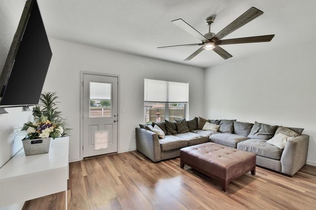 324 Shiner LN, Georgetown, TX 78626