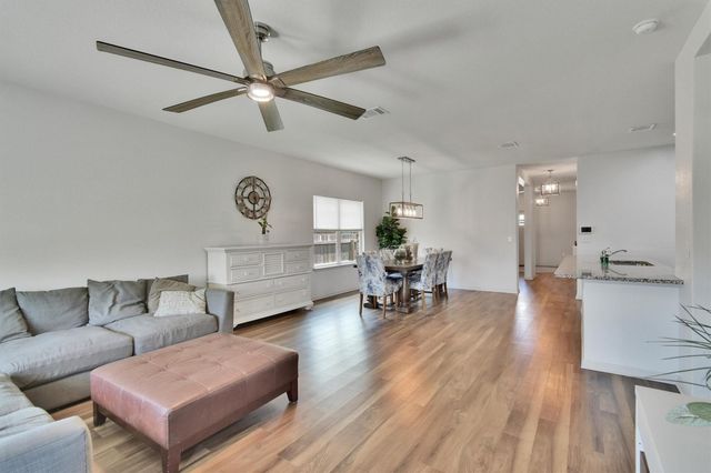 324 Shiner LN, Georgetown, TX 78626