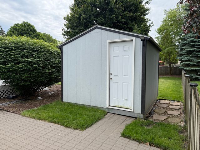 2013 Liberty Lane, Gurnee, IL 60031