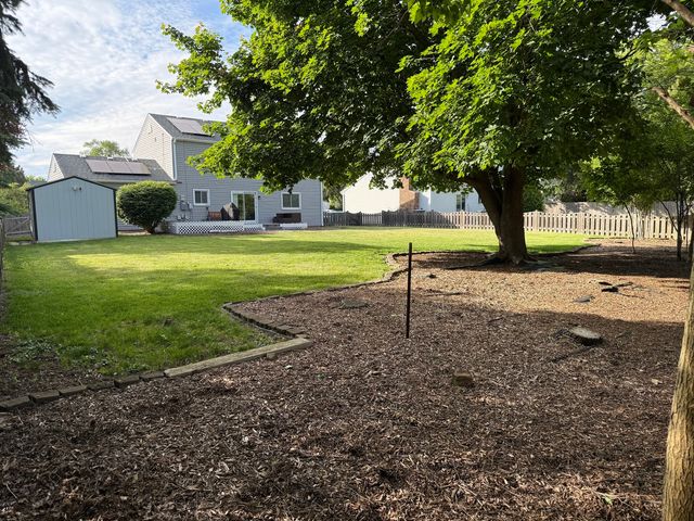 2013 Liberty Lane, Gurnee, IL 60031