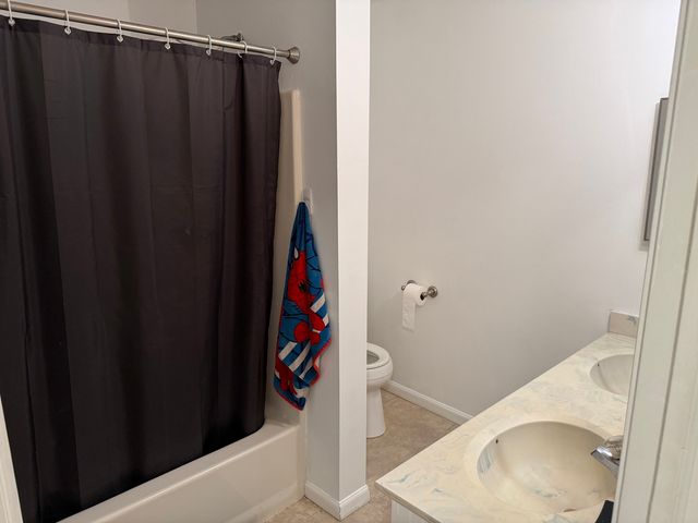 2013 Liberty Lane, Gurnee, IL 60031