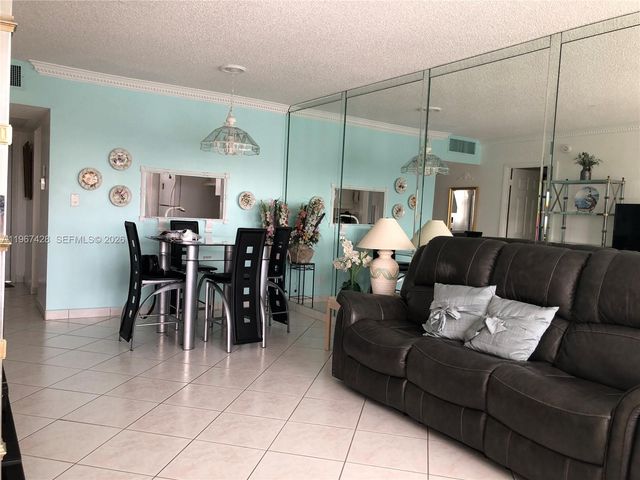 4806 NW 36th Street 607, Lauderdale Lakes, FL 33319