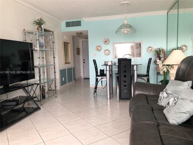 4806 NW 36th Street 607, Lauderdale Lakes, FL 33319