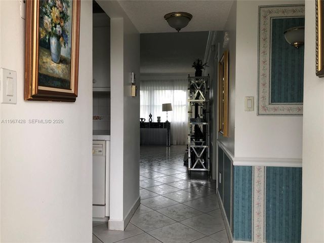 4806 NW 36th Street 607, Lauderdale Lakes, FL 33319