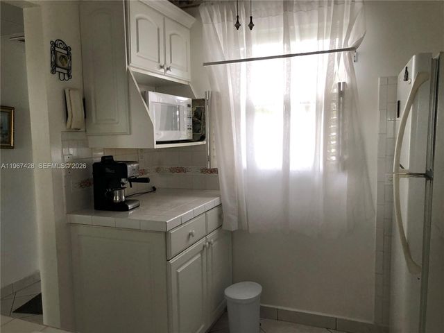 4806 NW 36th Street 607, Lauderdale Lakes, FL 33319