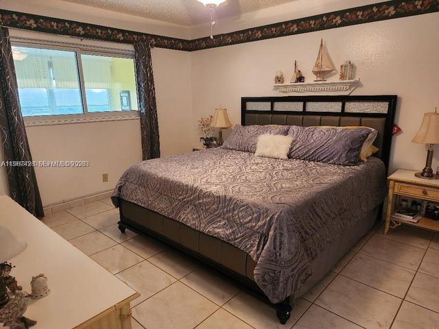 4806 NW 36th Street 607, Lauderdale Lakes, FL 33319