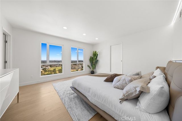 12284 Circula Panorama, Santa Ana, CA 92705