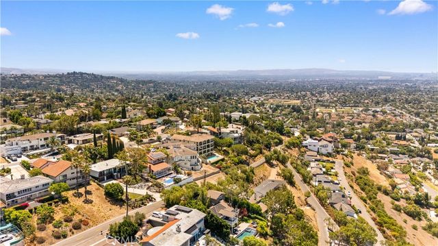12284 Circula Panorama, Santa Ana, CA 92705