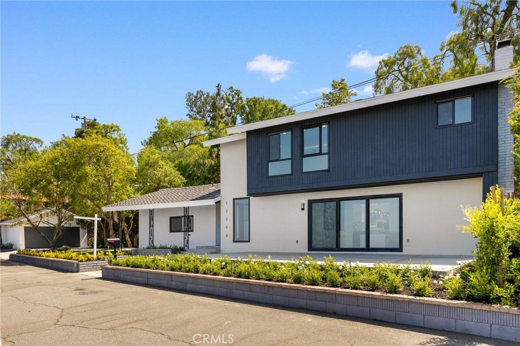 12284 Circula Panorama, Santa Ana, CA 92705