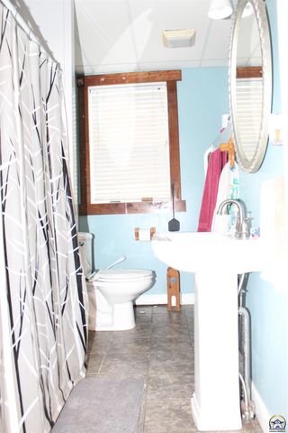 12279 S Docking RD, Burlingame, KS 66413