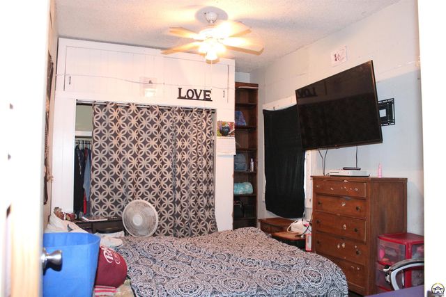 12279 S Docking RD, Burlingame, KS 66413