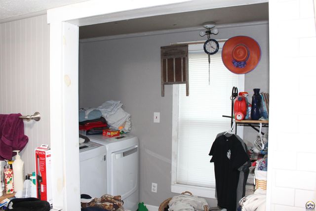 12279 S Docking RD, Burlingame, KS 66413